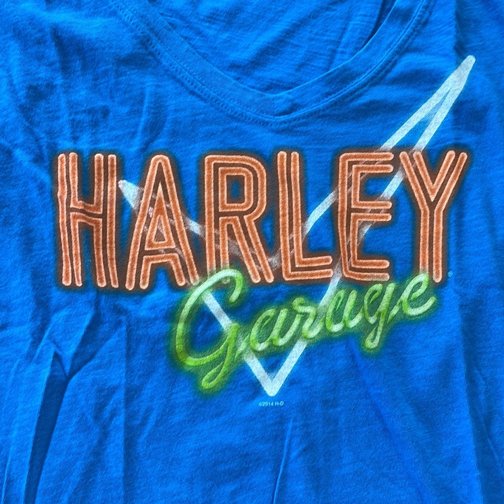 Harley-Davidson® Three Rivers Pittsburgh Women’s V-neck “Harley Garage” Tee - L